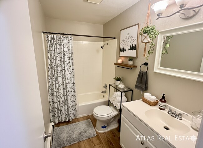 Building Photo - 405 St Vrain Pl