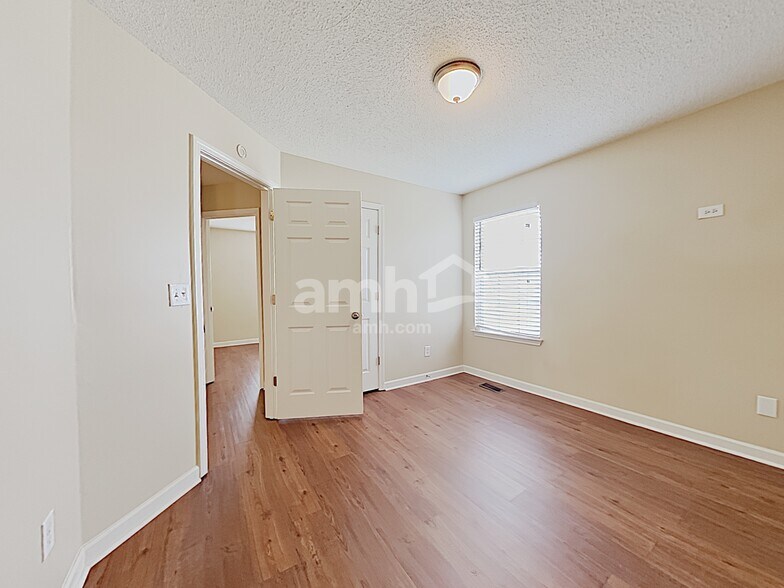 Building Photo - 7209 Cedar Forest Dr