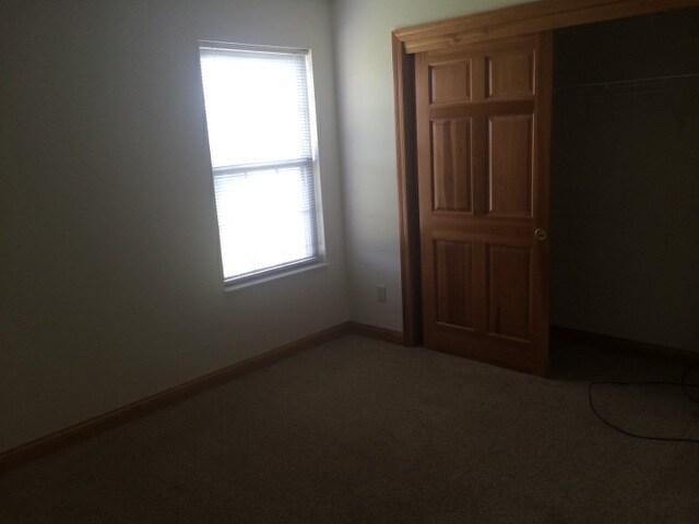 Second bedroom - 2251 Shamrock Ln