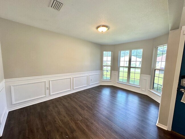 Building Photo - 918 Claeven Cir