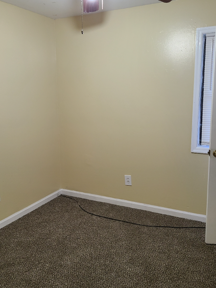 Building Photo - 4110 Hawthorne Cir