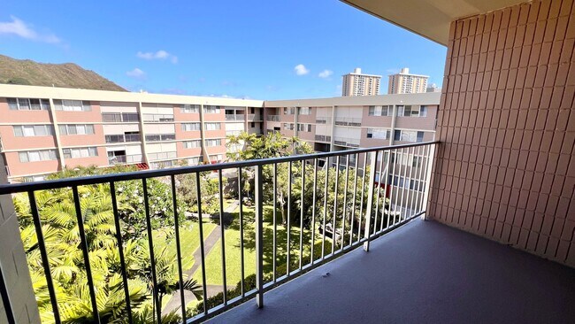 Building Photo - AVAILABLE NOW! 2-Bedroom, 2-Bath Corner Un...