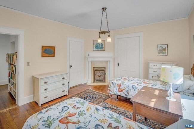 Building Photo - 502 Park Hill