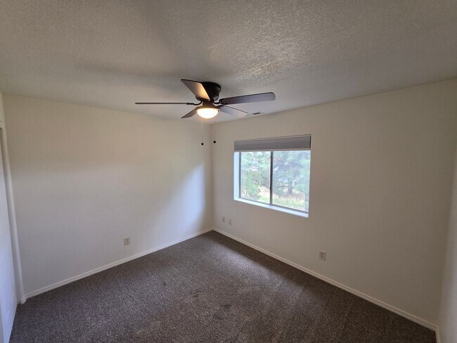 Building Photo - 6452 N Conrad Ln