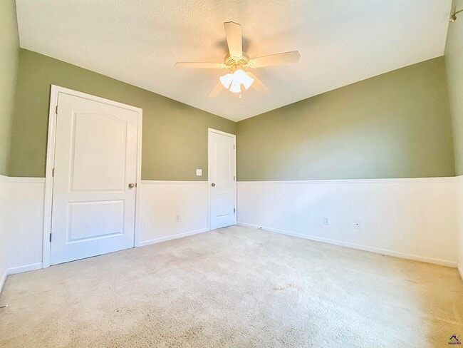 Building Photo - 202 Chimney Rock Rd