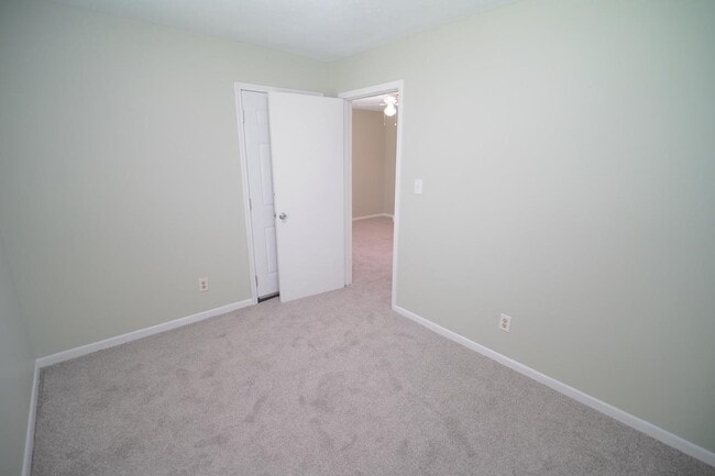 Building Photo - 2304 Hartsfield Ct