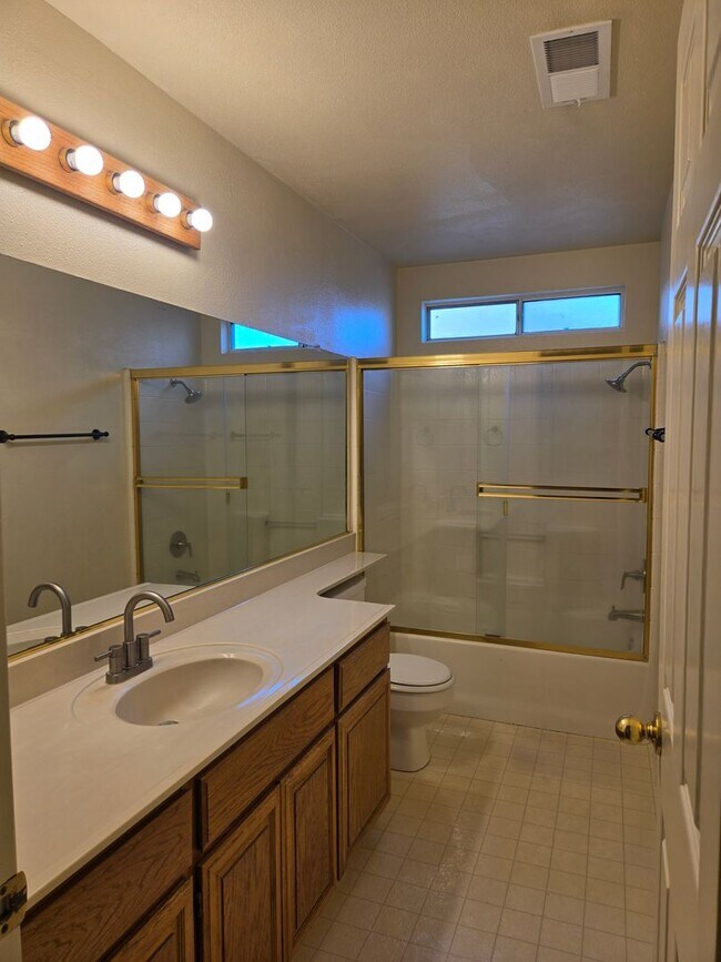 Building Photo - 20427 Sparrow Ct