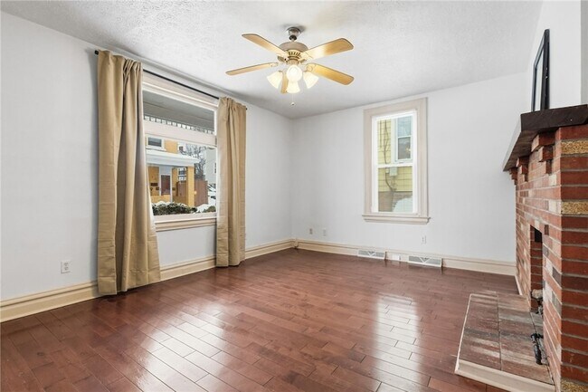 Building Photo - 112 Dewitt St