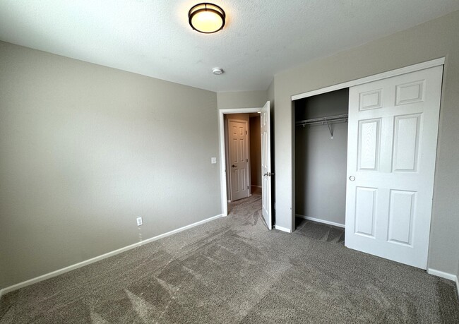 Building Photo - 2390 Broadleaf Loop