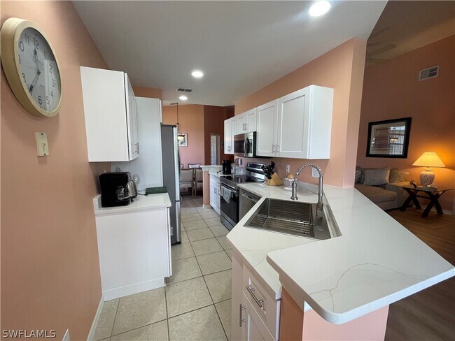 Building Photo - 2021 Crestview Way