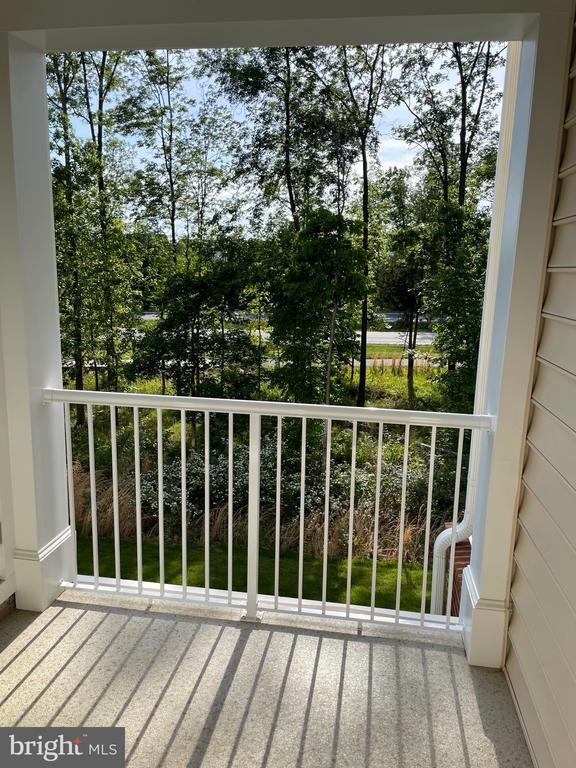 Building Photo - 23275 Milltown Knoll Square