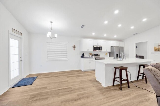 Building Photo - 1072 Aruba Ave