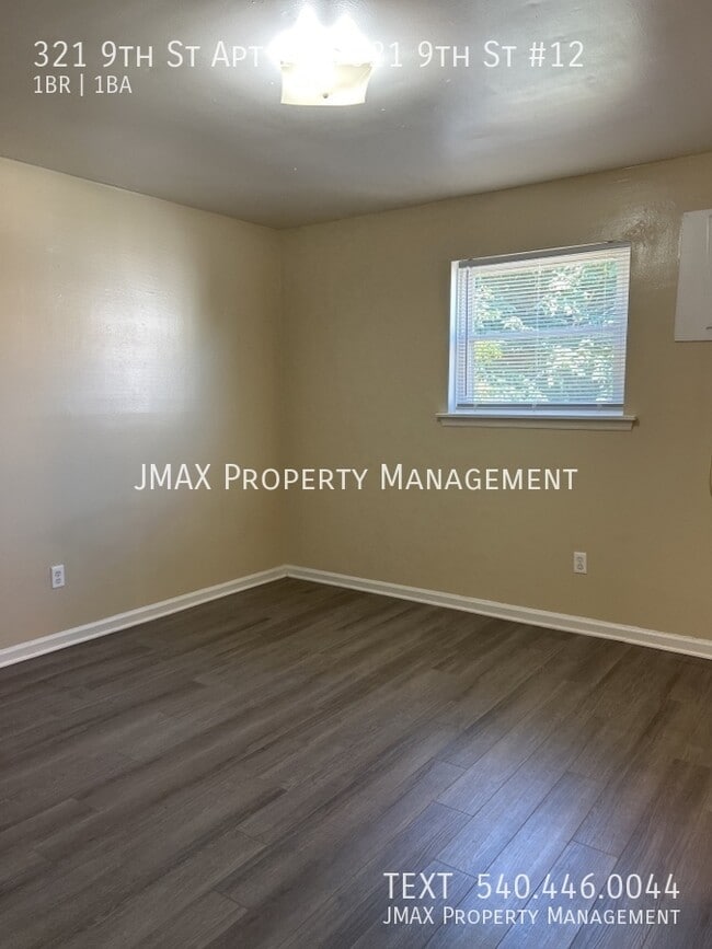 Building Photo - 321 9th St