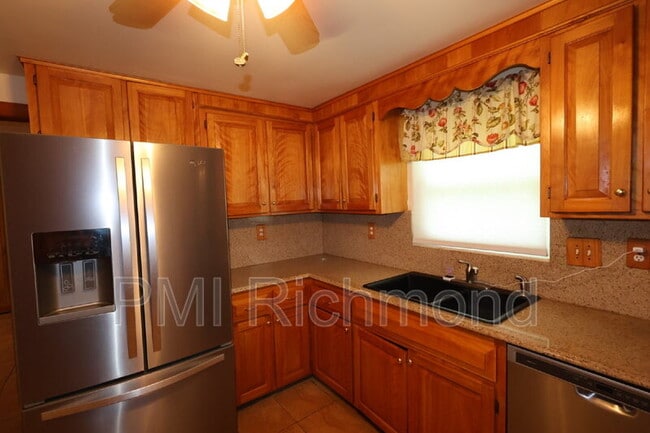 Building Photo - 15808 Tinsberry Pl