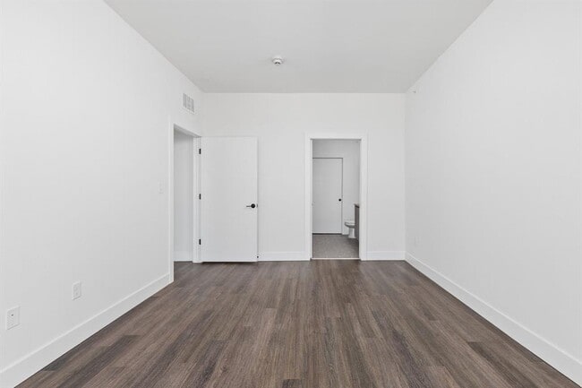 Building Photo - 4315 S Congress Ave