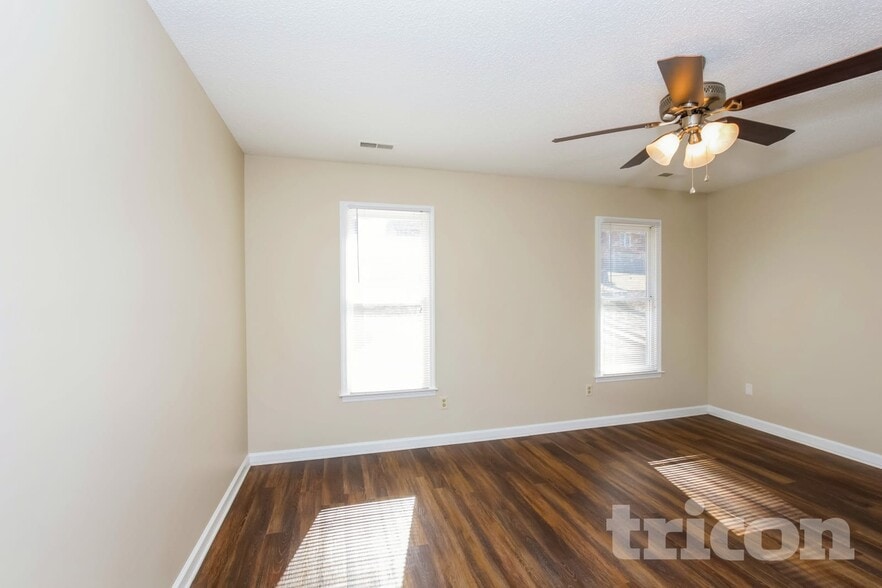 Building Photo - 5 Seton Hall Ct