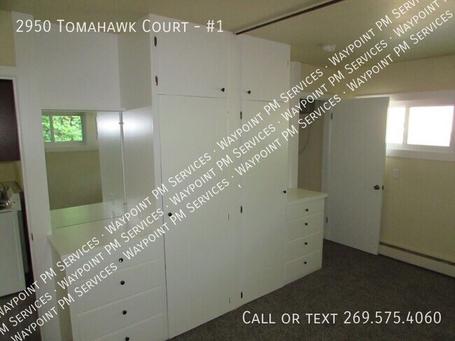 Building Photo - 2950 Tomahawk Ct