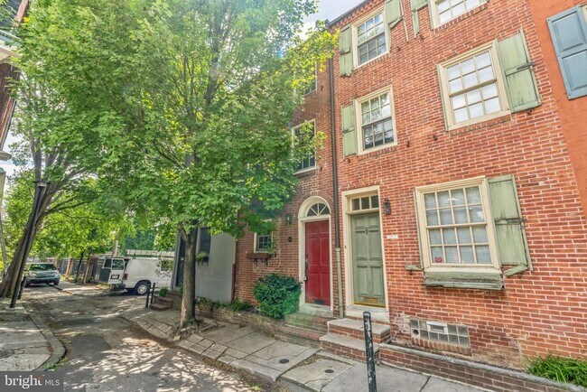 Building Photo - 410 Quince St