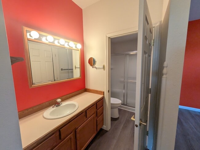 Building Photo - 1000 Fountain Terrace Dr