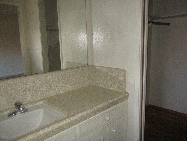 Building Photo - 757 Gary St