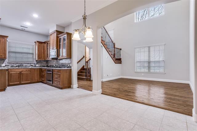 Building Photo - 869 Rohan Dr