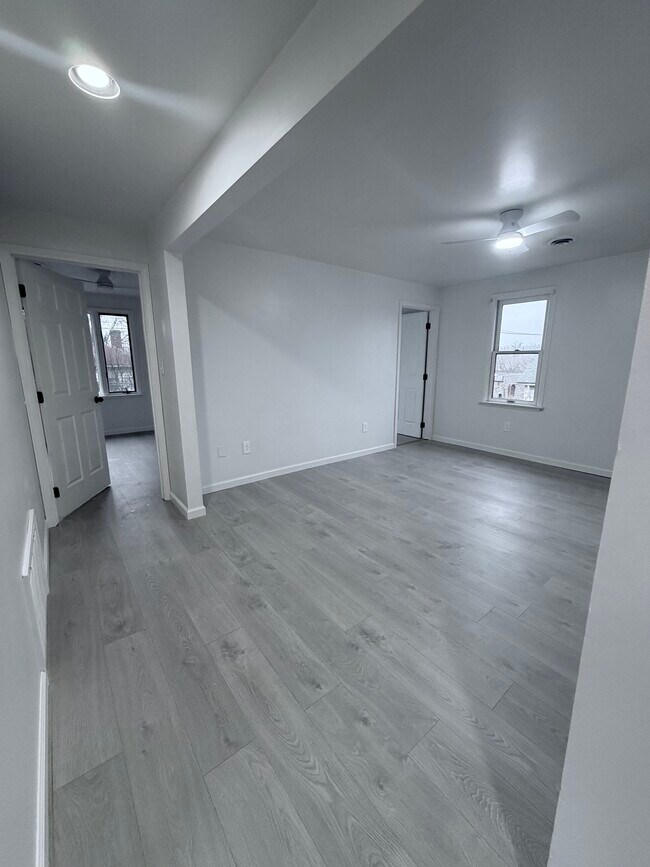 Building Photo - 338 Prestley Rd