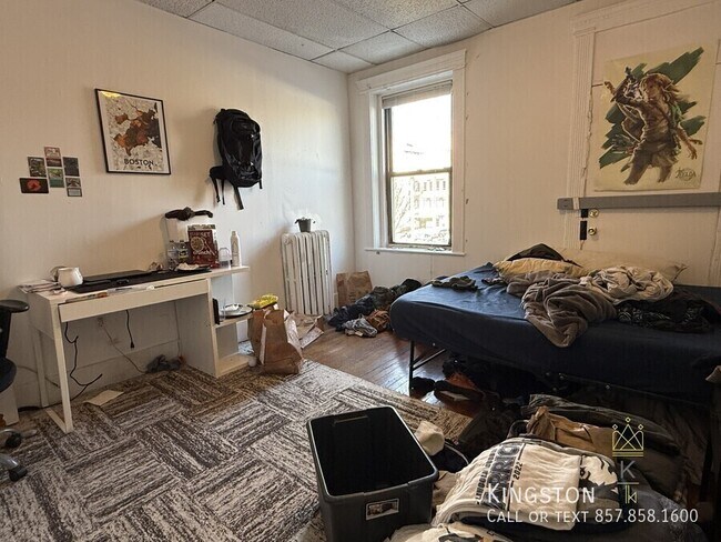 Building Photo - 238 Hemenway St