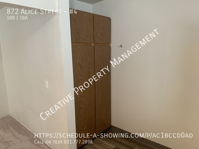 Building Photo - Well located 1 Bedroom in New Monterey