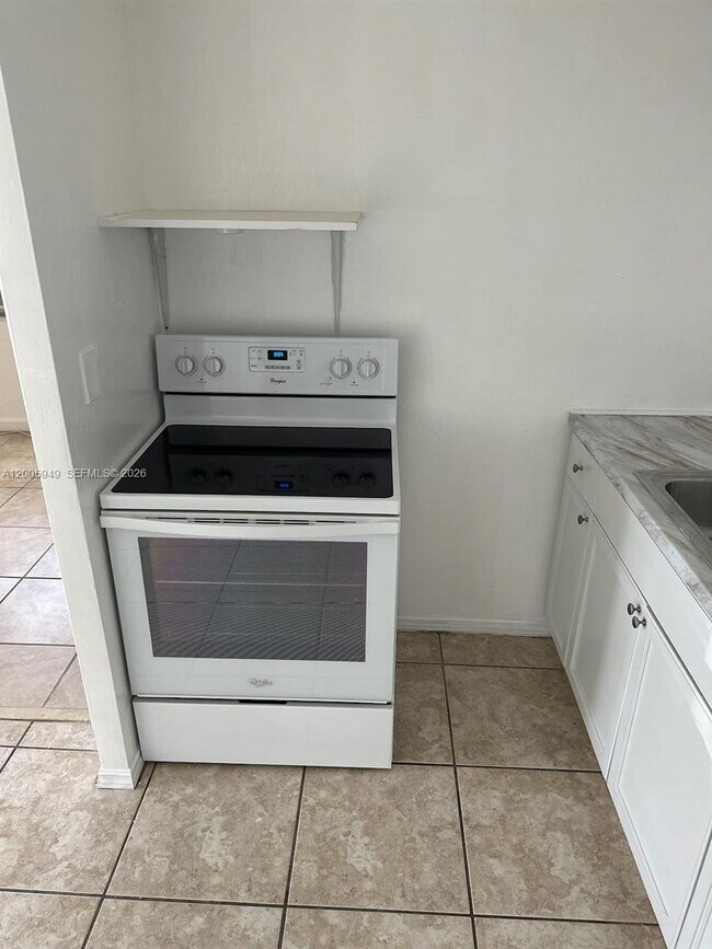 Building Photo - 2114 McKinley St