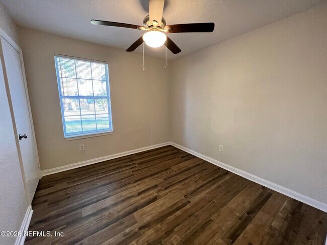 Building Photo - 4550 Crescent St