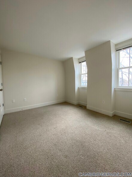 Building Photo - 110 Second St