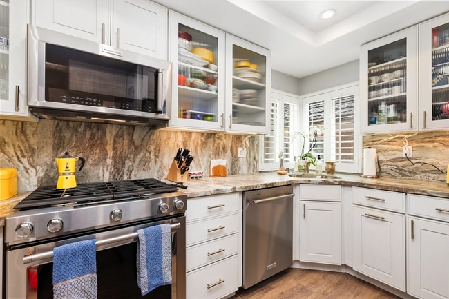 Building Photo - 16962 Westwood Ln