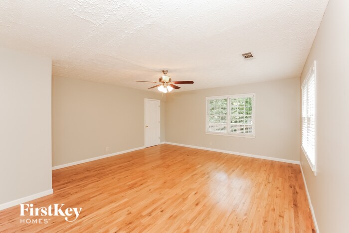 Building Photo - 4945 Bent Creek Ct