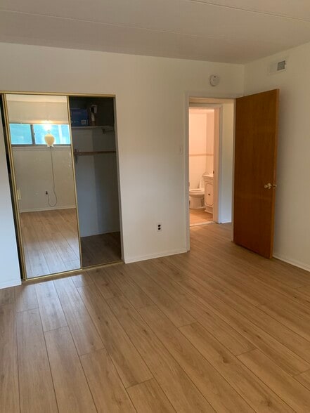 Building Photo - 6 Aspen Way