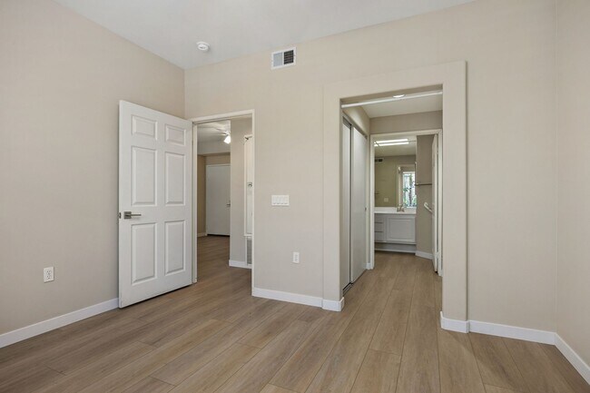 Building Photo - 12810 Via Nieve