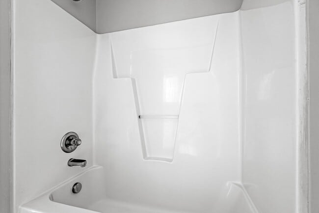 Building Photo - Single Family 3 bedroom plus a flex room- Available August 12th