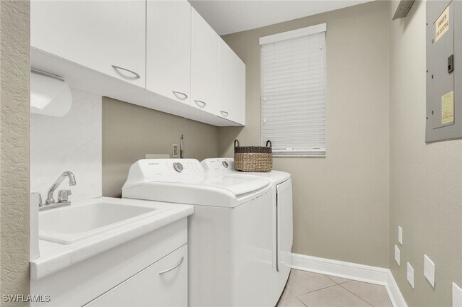 Building Photo - 785 Regency Reserve Cir