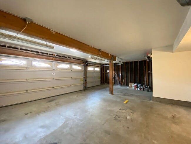 Building Photo - Santa Fe Hills 4 Bedroom Home