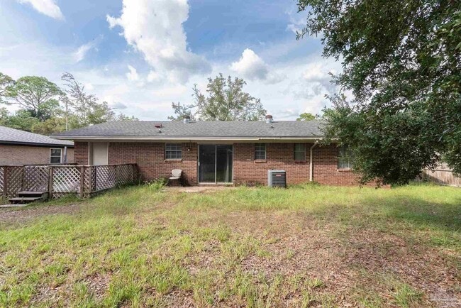 Building Photo - 525 Quigley Rd