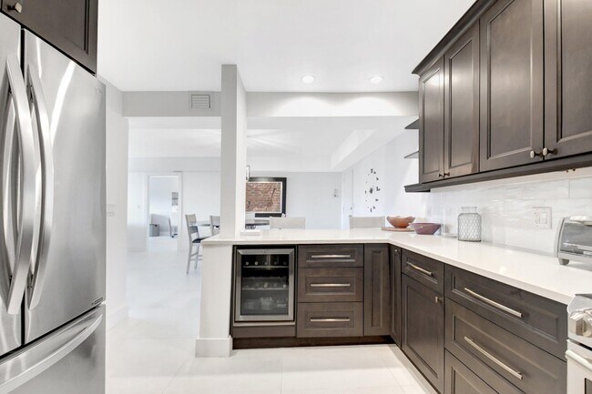 Building Photo - 2773 S Ocean Blvd