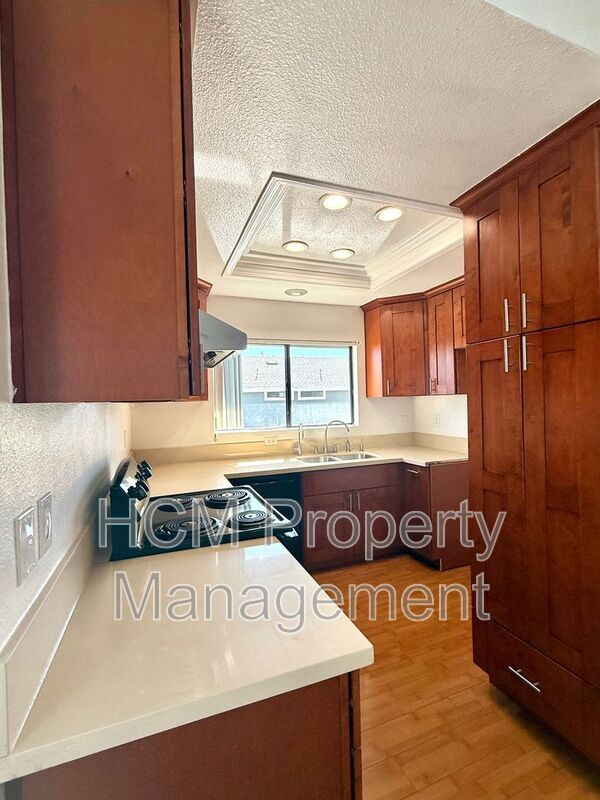 Building Photo - 329 Huntington