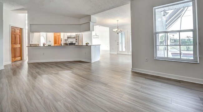 Building Photo - 12 Brentwood Ln