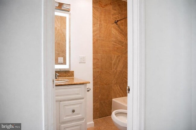 Building Photo - 1605 New Jersey Ave NW