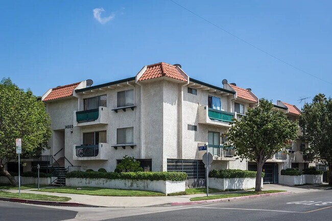 Building Photo - 14560 Clark St