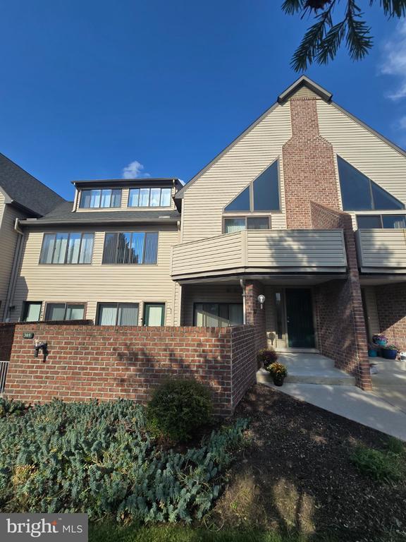 Building Photo - 306 Cherrington Dr