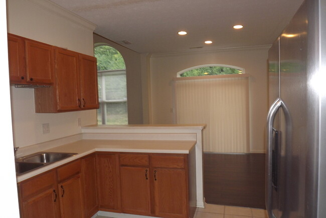 Building Photo - Spacious 2 story Beavercreek Condo