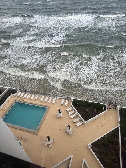 Building Photo - 3013 S Atlantic Ave