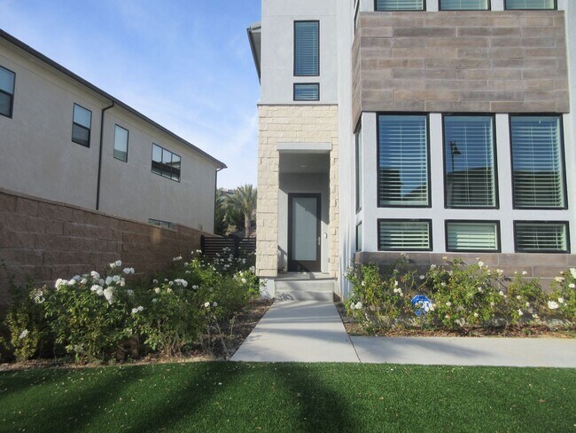 Building Photo - Hillcrest at Porter Ranch gorgeous home on Hummingbird Court