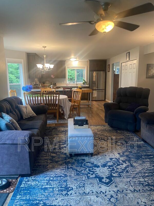 Building Photo - 1429 Hamilton Pl