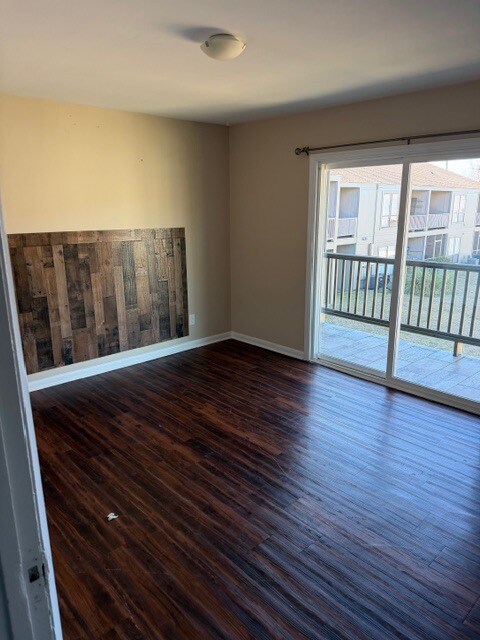 Building Photo - 2000 Greens Blvd